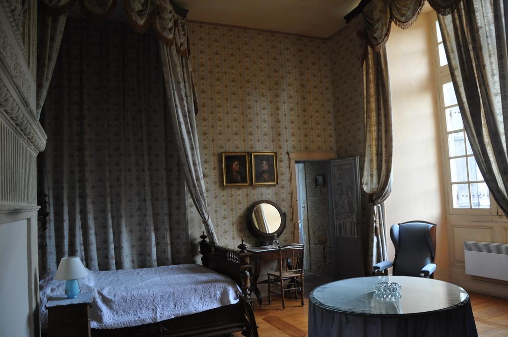 Chateau De Lanquais Bed and Breakfast Εξωτερικό φωτογραφία
